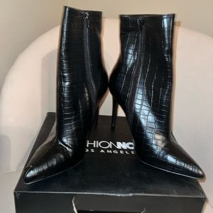 Fashion Nova -Last minute booties crocodile